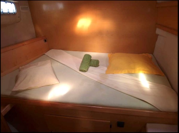 Aft starboard cabin