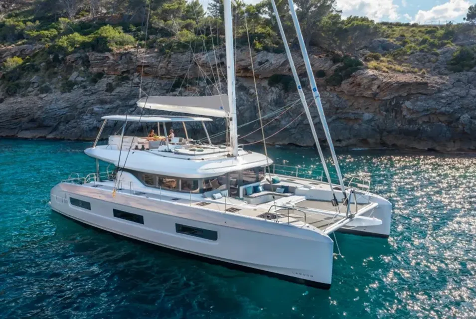 Lagoon 60 for sale